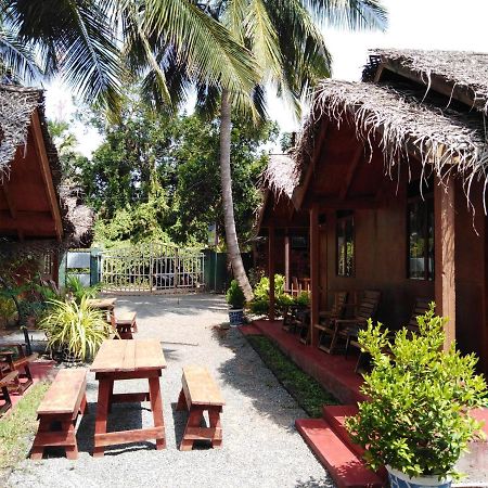 Blue Ocean Cabana Hotell Trincomalee Exteriör bild