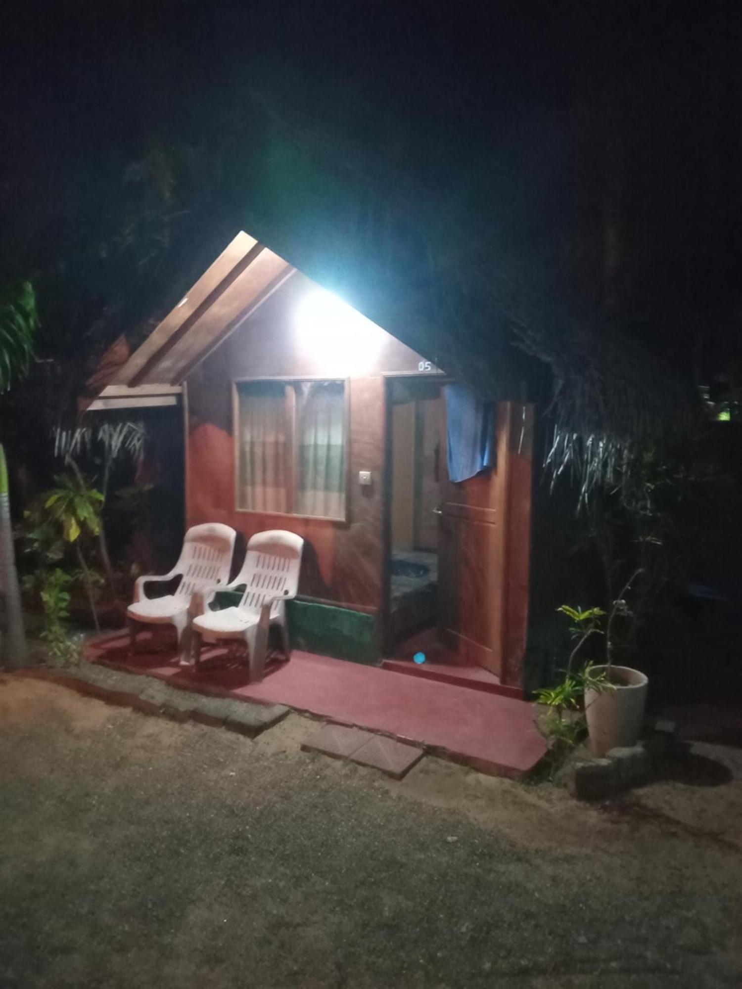 Blue Ocean Cabana Hotell Trincomalee Exteriör bild